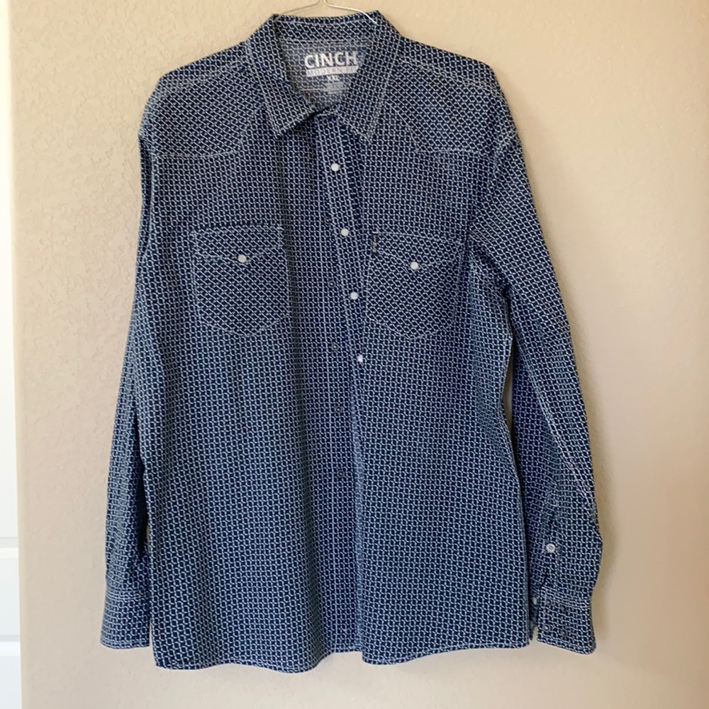 Men’s Modern Fit Cinch Button Up